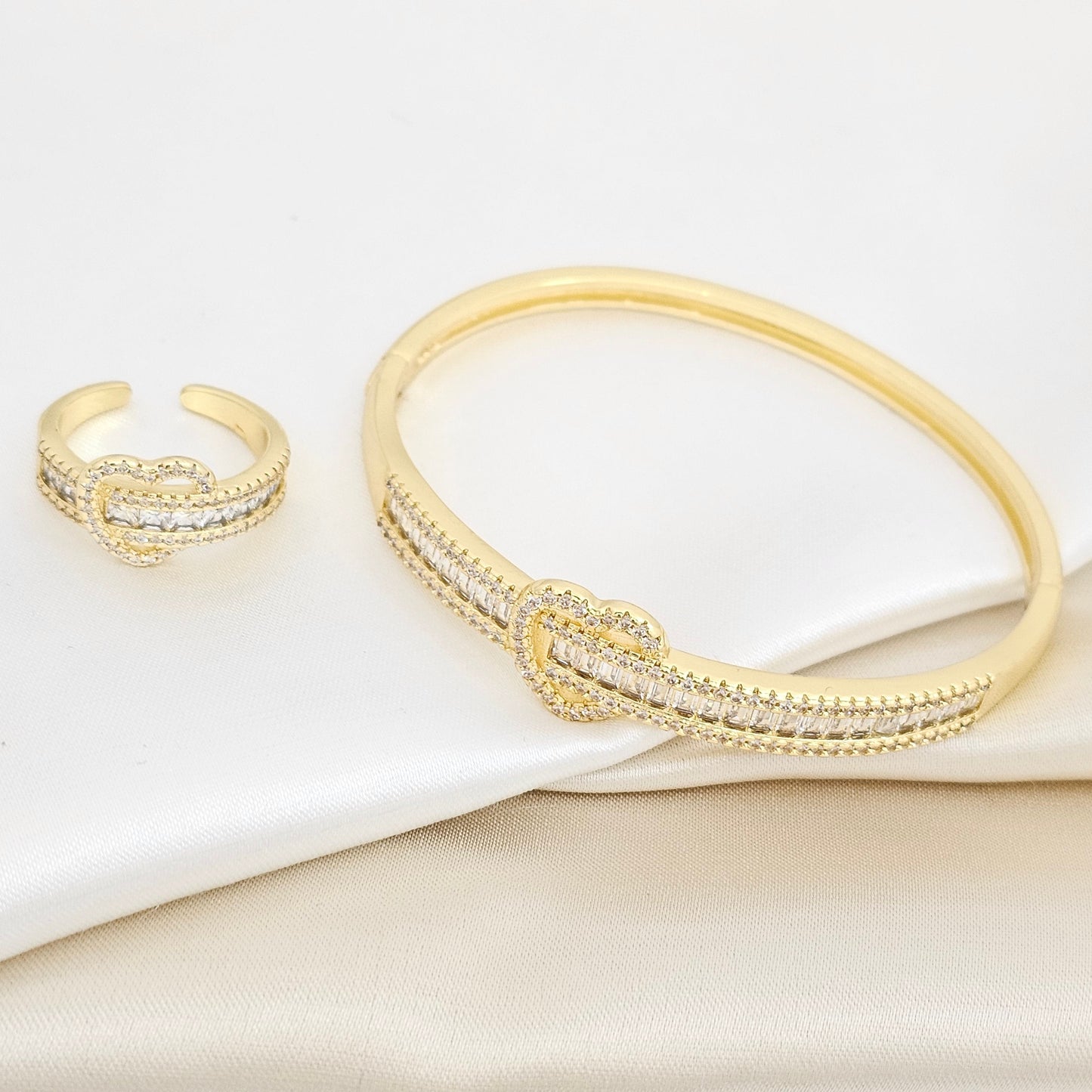 BRAZALETE Y ANILLO CORAZON CON CIRCONES DORADO RF K6856
