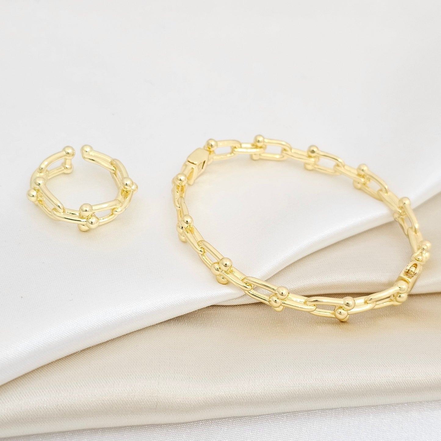 BRAZALETE Y ANILLO ESLABONES LISOS DORADO RF K6858