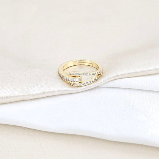 ANILLO ENLAZADO CON CIRCONES DORADO RF K5814