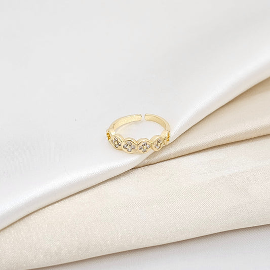 ANILLO TREBOL LISO CON CIRCONES DORADO RF K6052