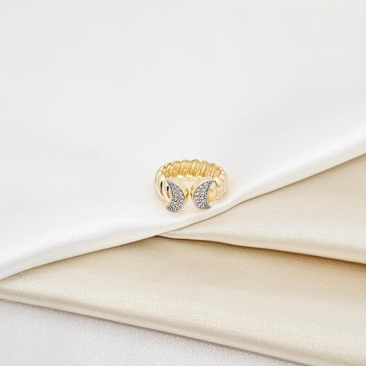 ANILLO LINEAS DORADO DOBLE LUNA PLATEADO RF K6947