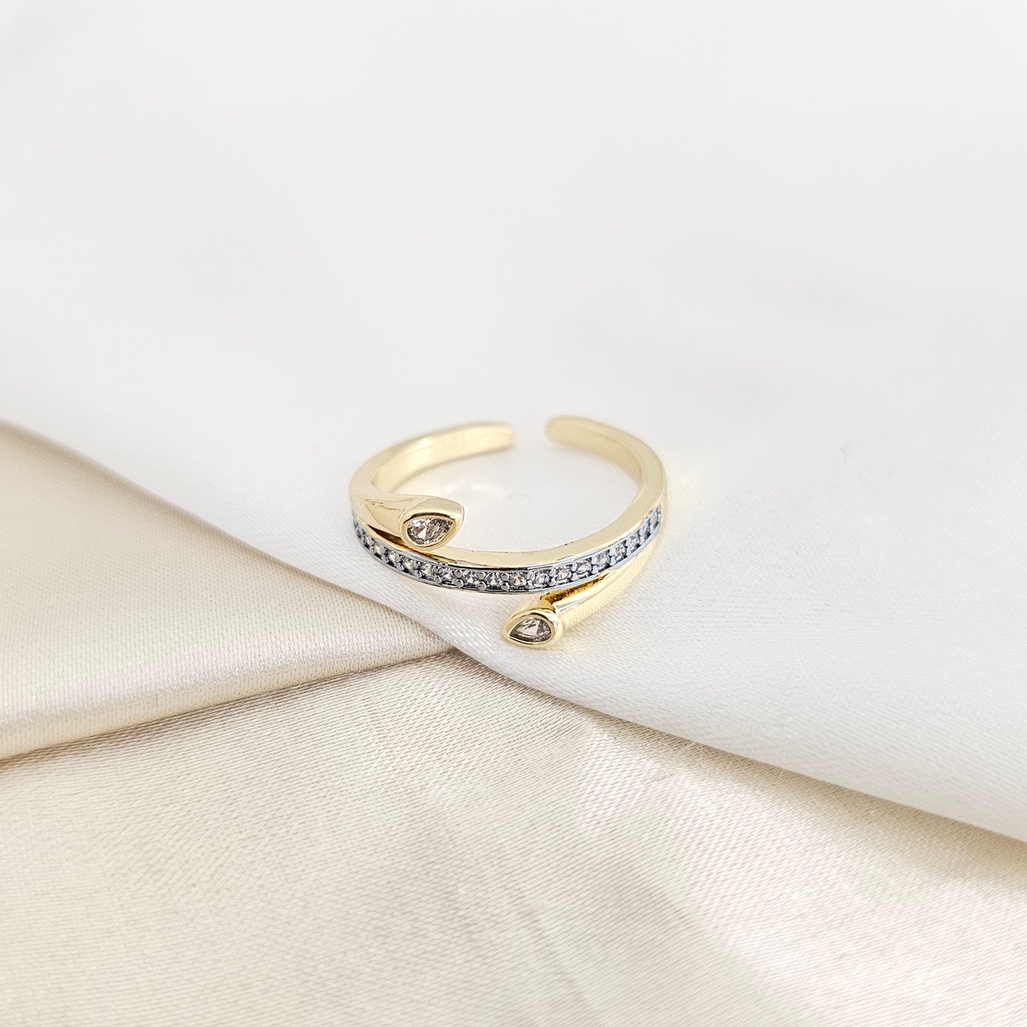 ANILLO GOTAS DORADO CON CIRCONES PLATEADO RF K7814