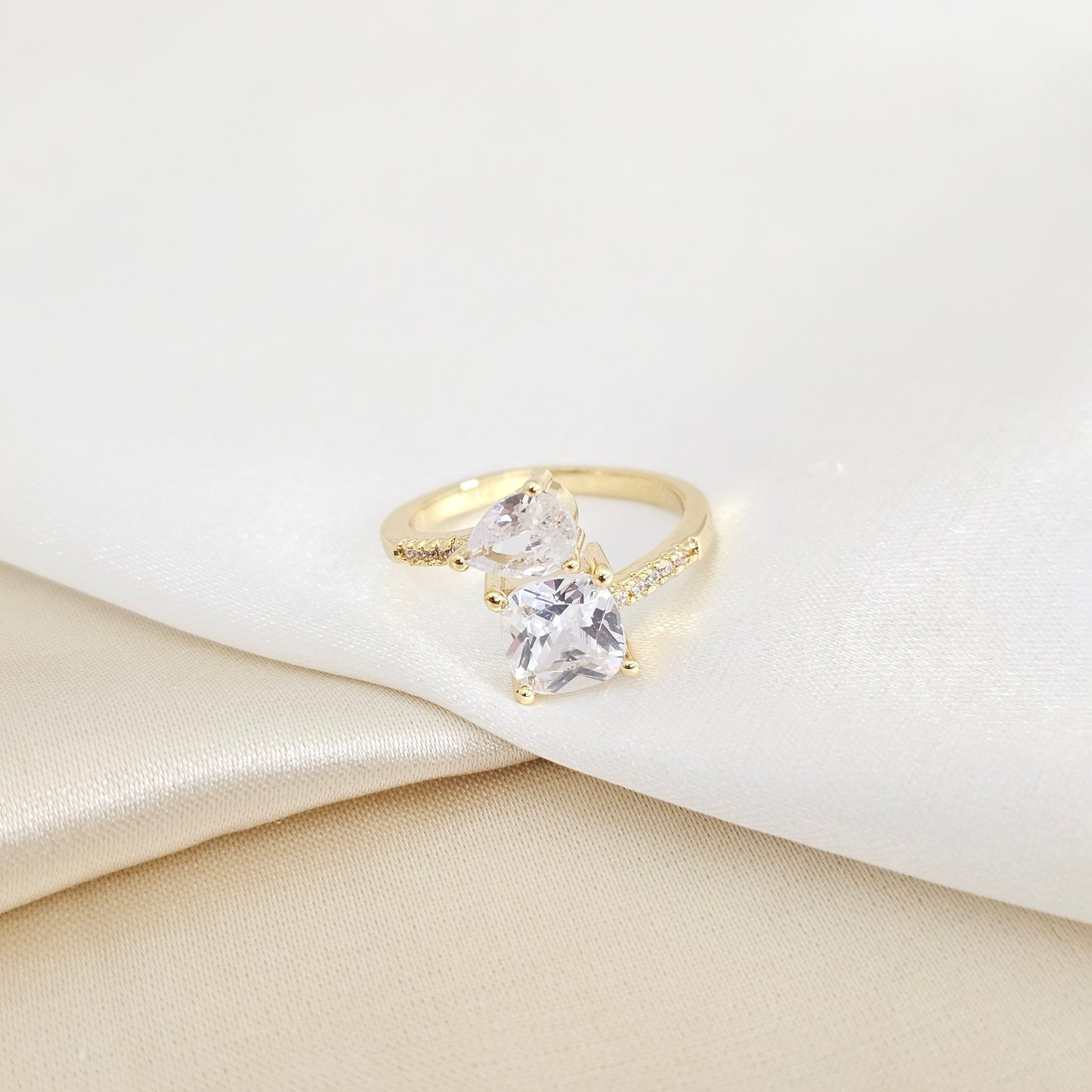 ANILLO LISO DOBLE CIRCON GRANDE DORADO RF K7947