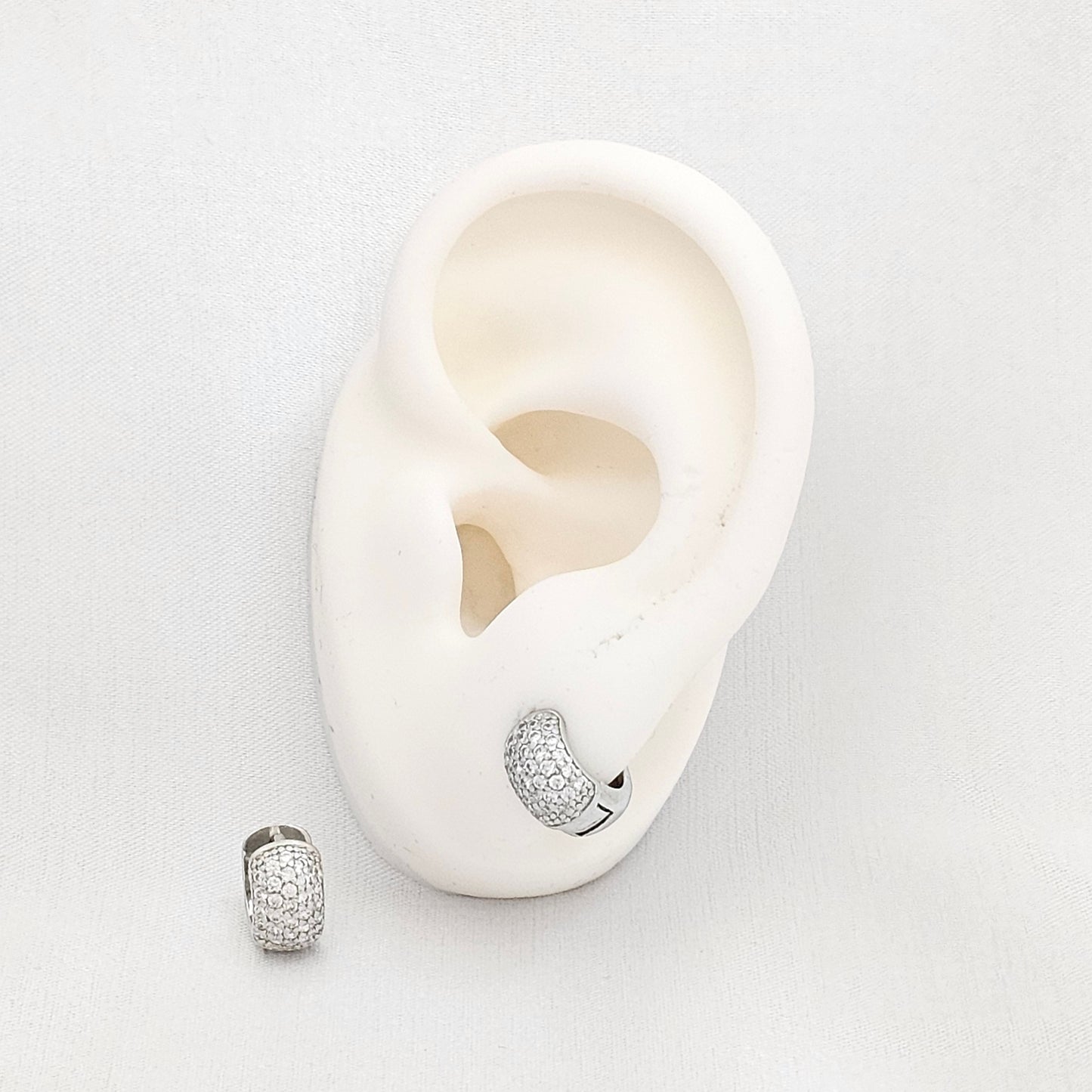 CANDONGA MINI GRUESA CON CIRCONES PLATEADO RF K4396