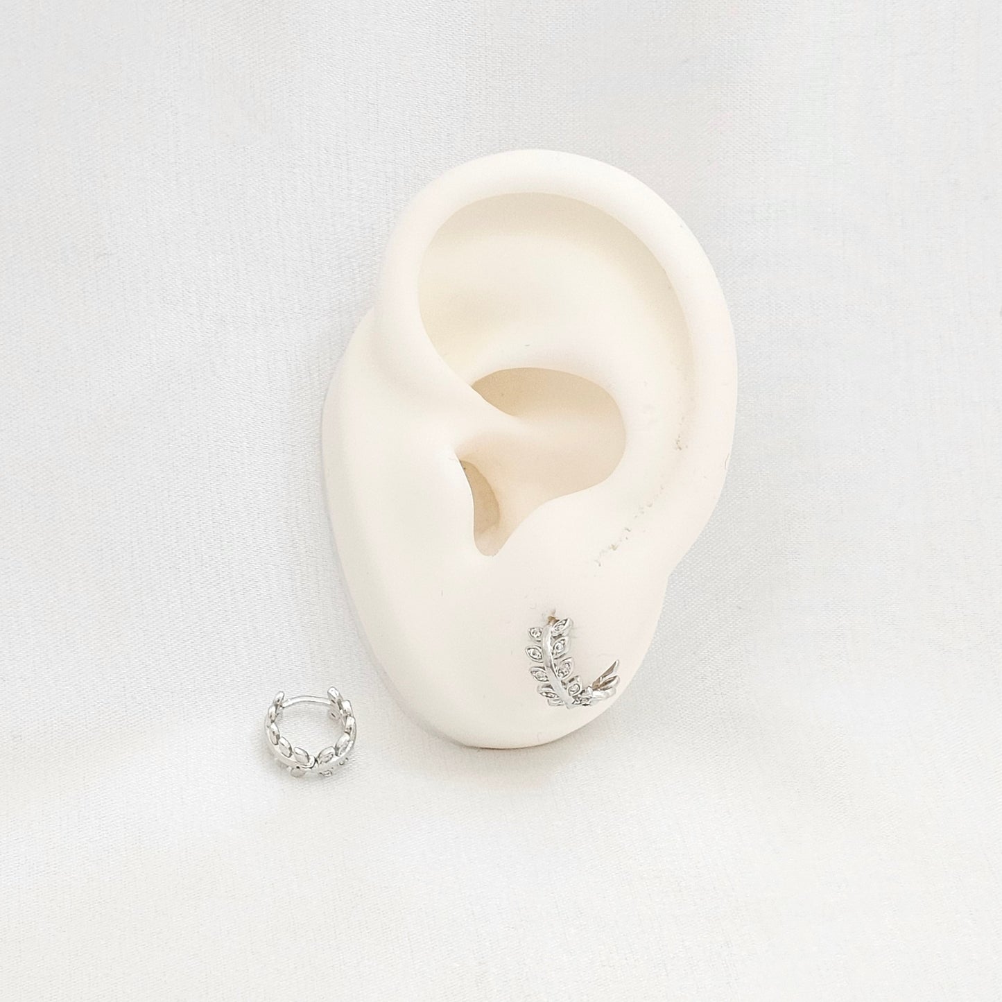 CANDONGA MINI FLORES CON CIRCONES PLATEADO RF K6621