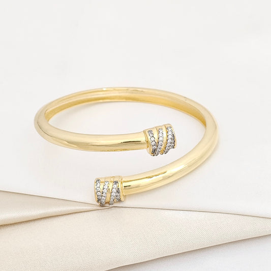 BRAZALETE DORADO LISO CON CIRCONES ONDULADOS RF K5941