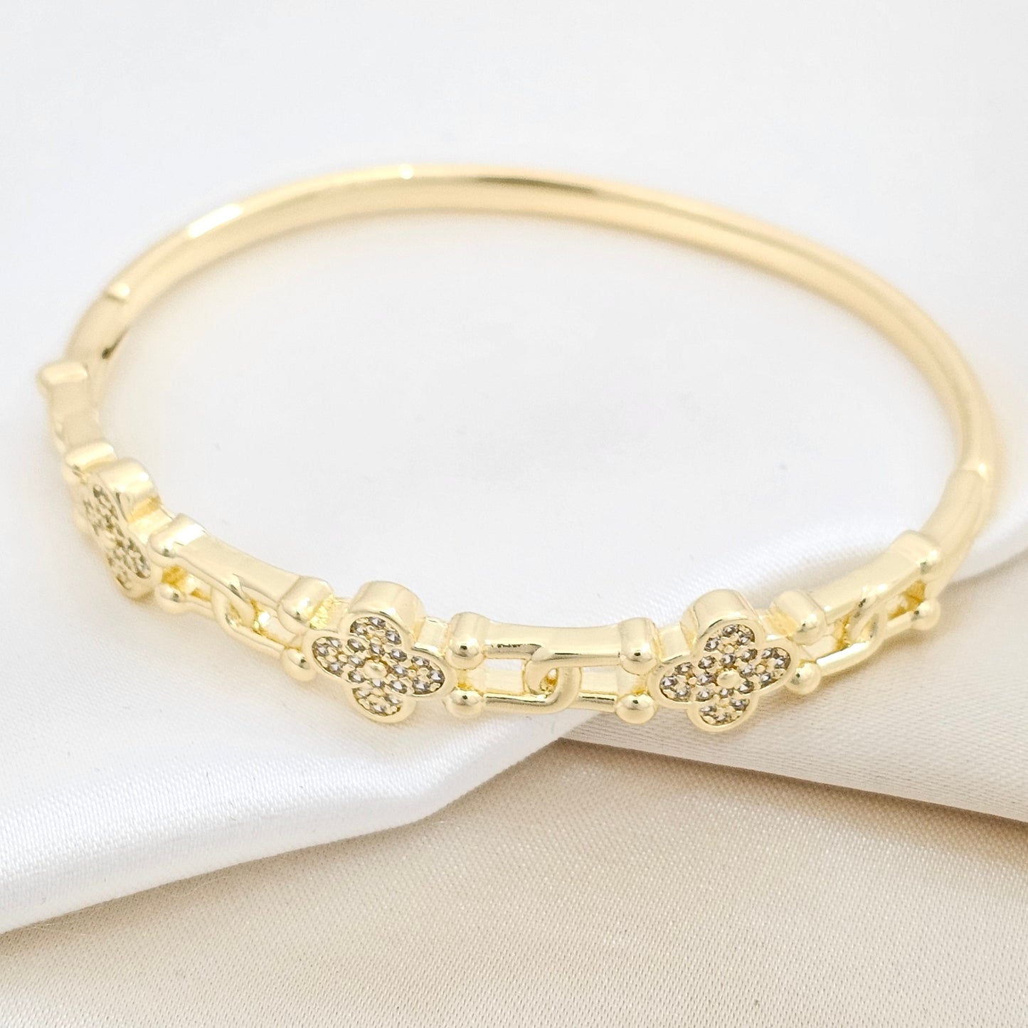 BRAZALETE TRIPLE TREBOL PEQUEÑOS DORADO RF K6269