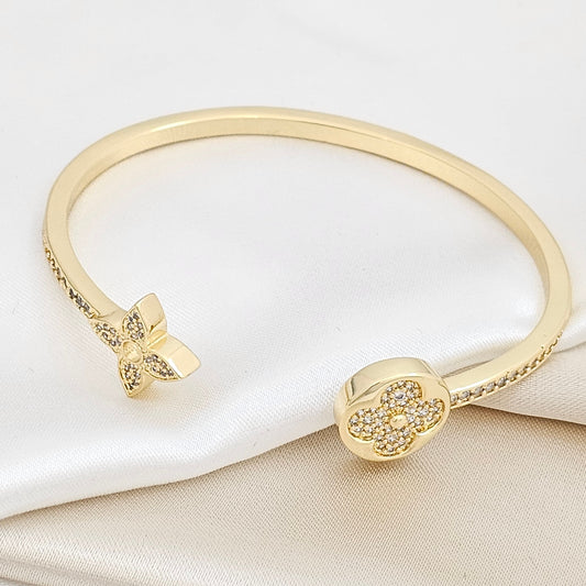 BRAZALETE DOBLE FLOR CON CIRCONES DORADO RF K6315
