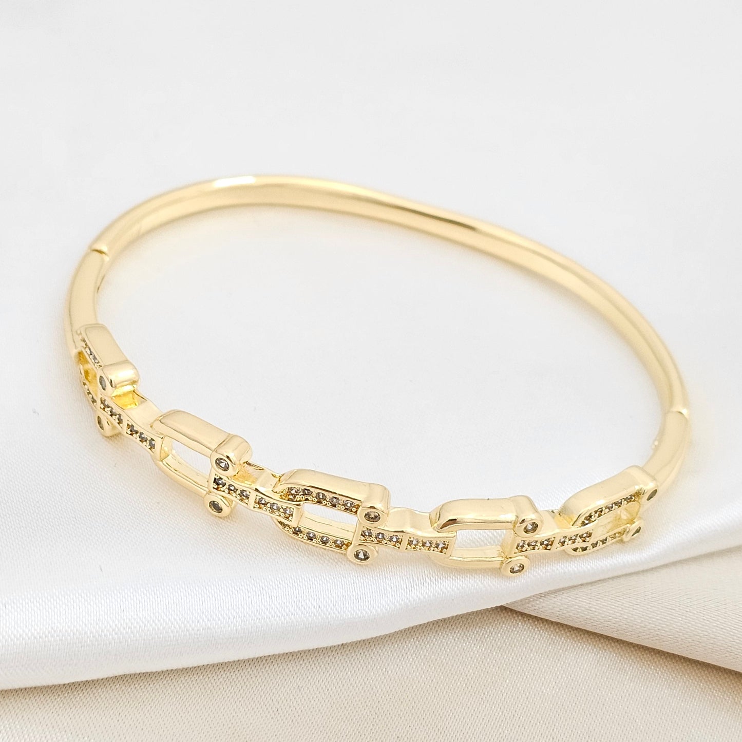 BRAZALETE ESLABONES CON CIRCONES DORADO RF K6353