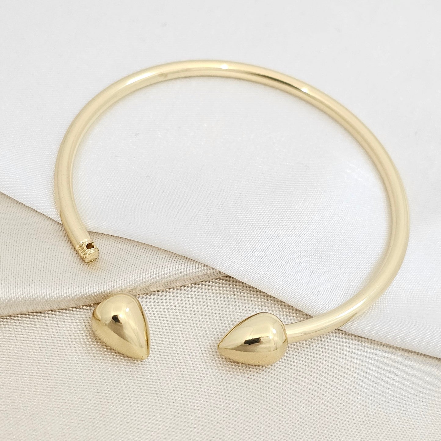 BRAZALETE LISO CON DOBLE GOTA DORADO RF K7169