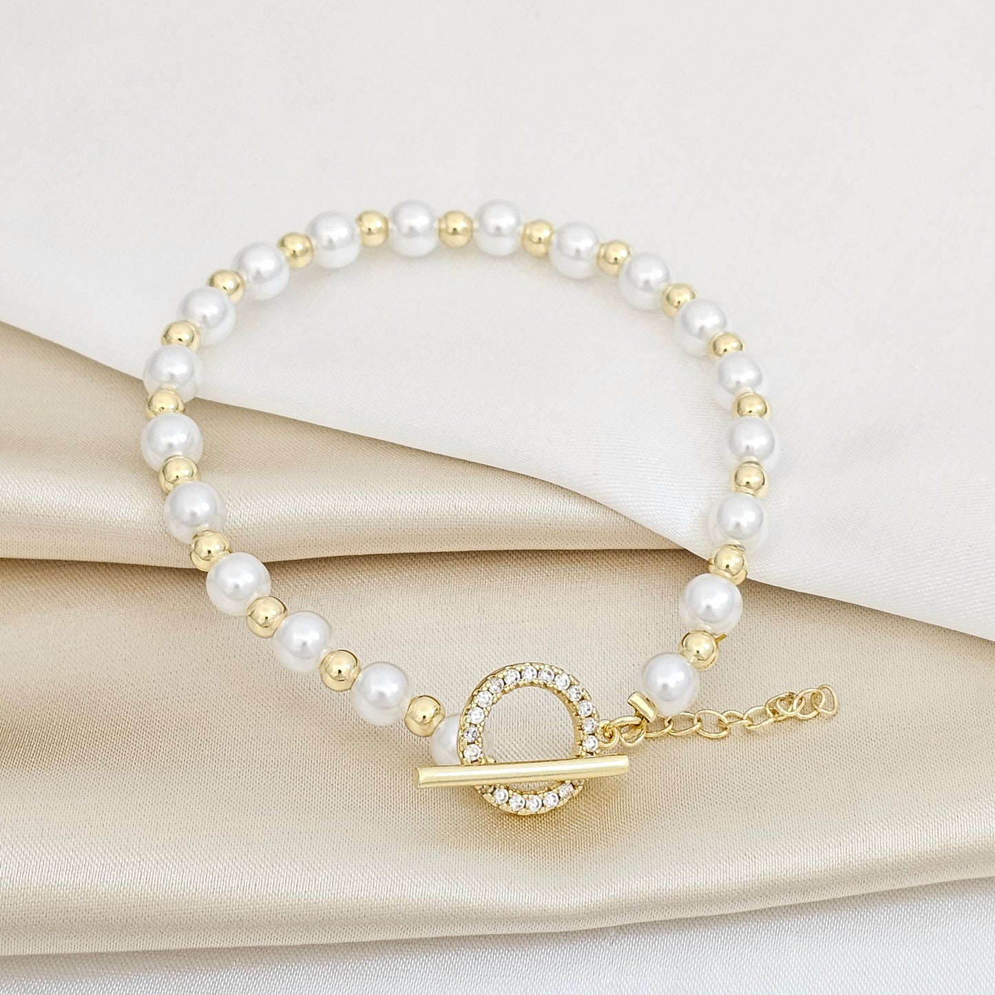 PULSERA PERLAS Y BALINES CON ARO CIRCONES DORADO RF K5749