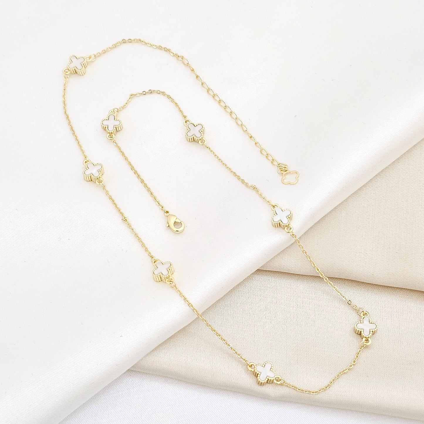 CADENA AROS DORADO TREBOL PEQUEÑO BLANCO RF K6298