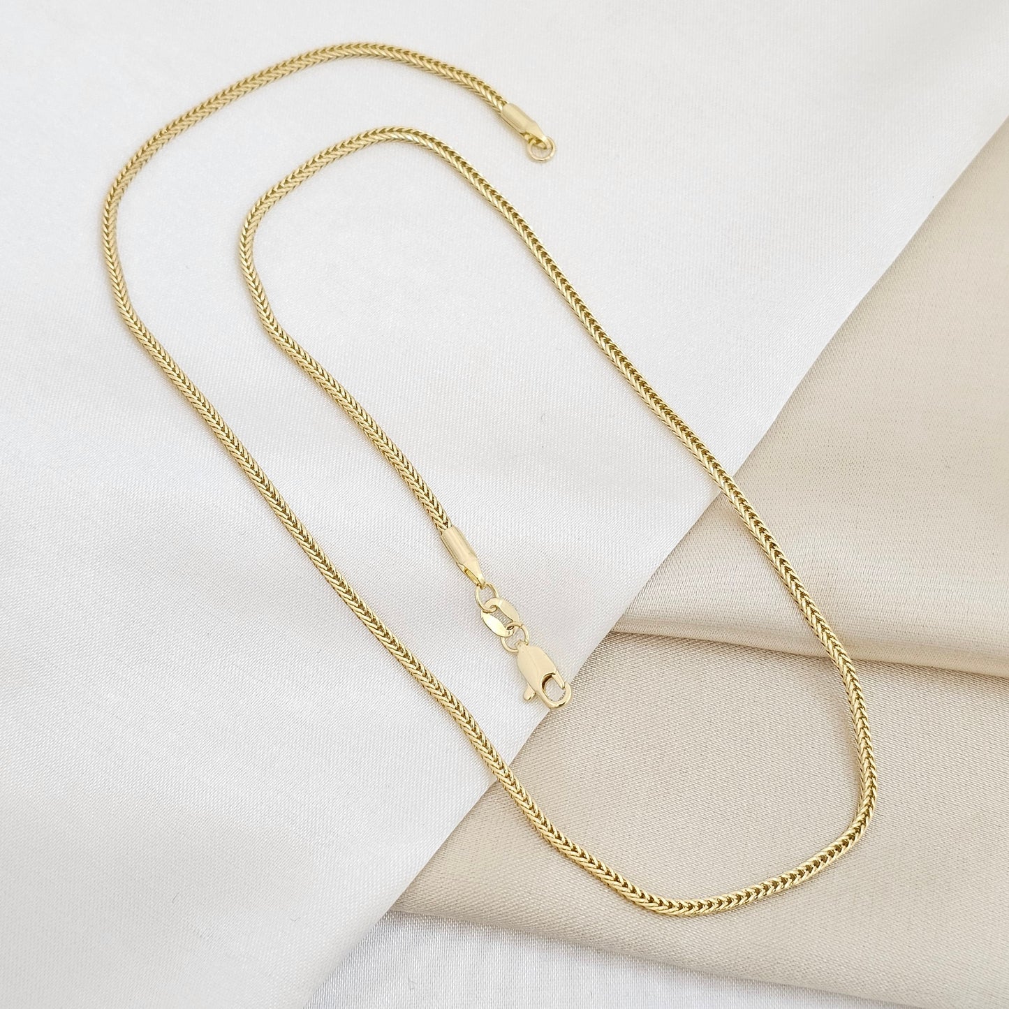 CADENA ENLAZADA CUADRADA DORADO RF K6748
