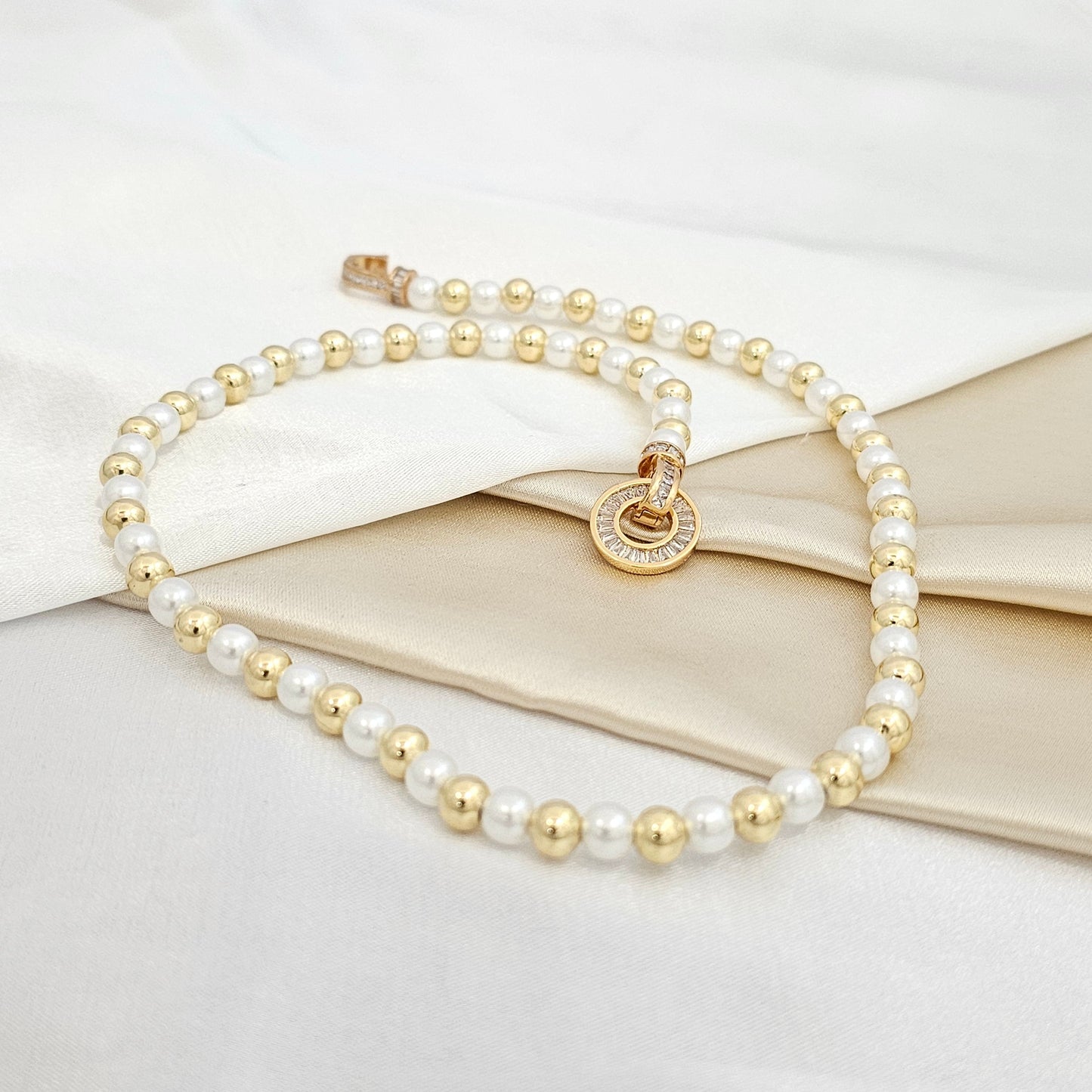 GARGANTILLA PERLAS Y BALINES DORADO BROCHE CRISTAL RF K7676