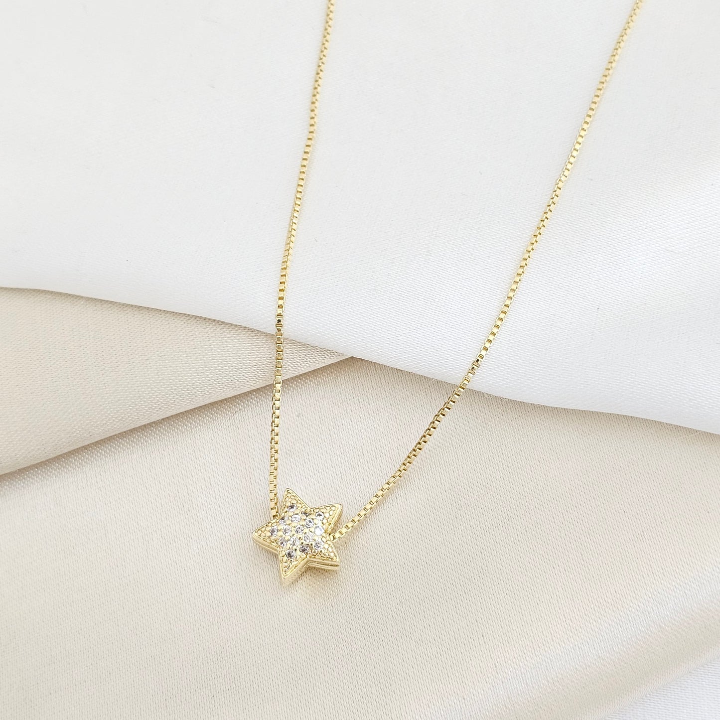 CADENA VENECIANA PUNTA AGUJA DIJE MINI ESTRELLA DORADO RF K7727