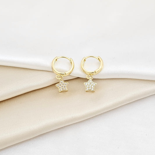 CANDONGA PEQUEÑA DIJE MINI ESTRELLA CIRCONES DORADO RF K7026