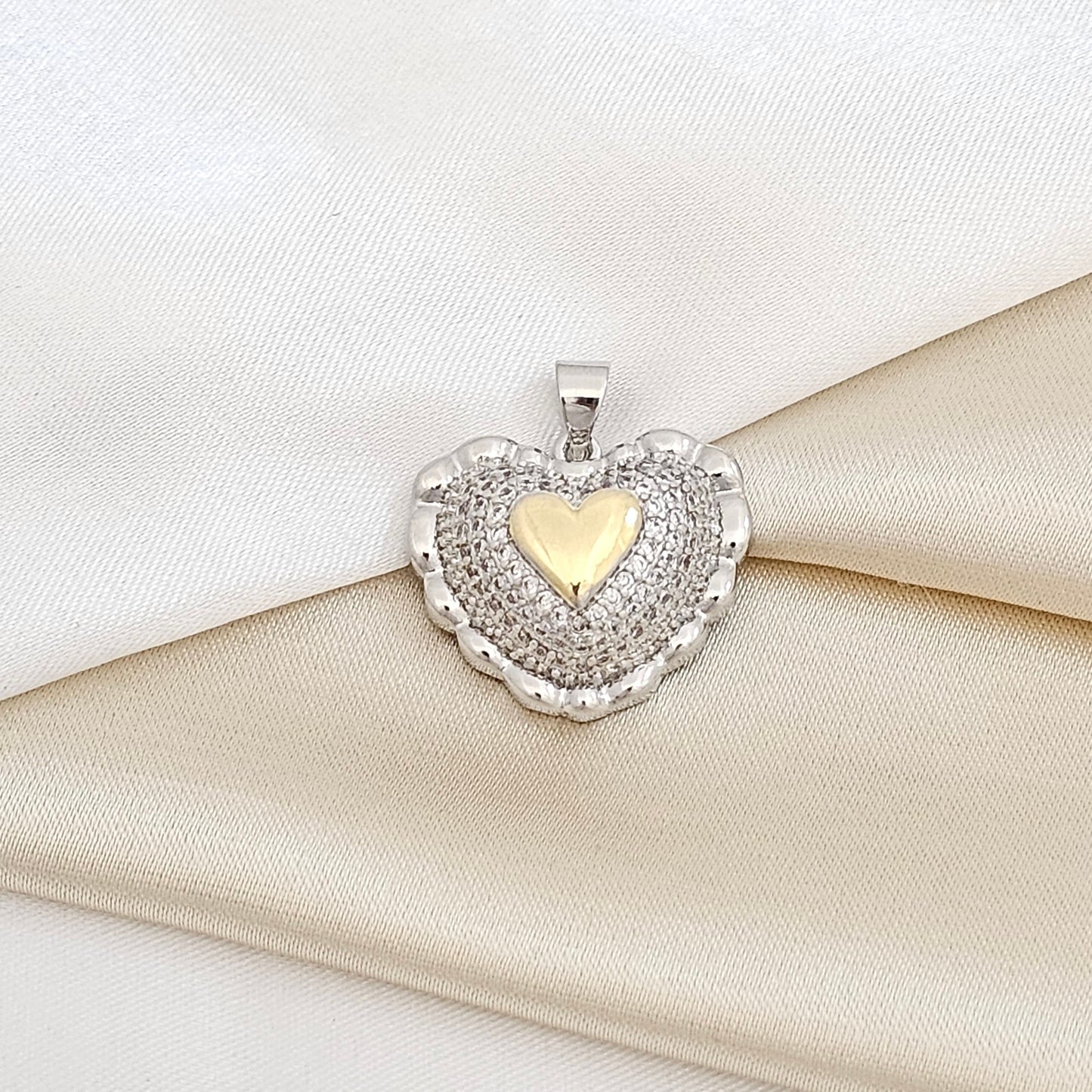 DIJE CORAZON PLATEADO MINI CORAZON DORADO RF K5465