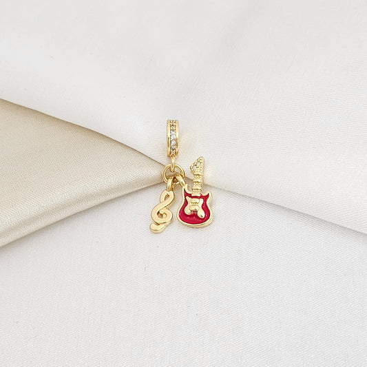 CHARM GUITARRA ROJA Y NOTA MUSICAL DORADO RF K5548