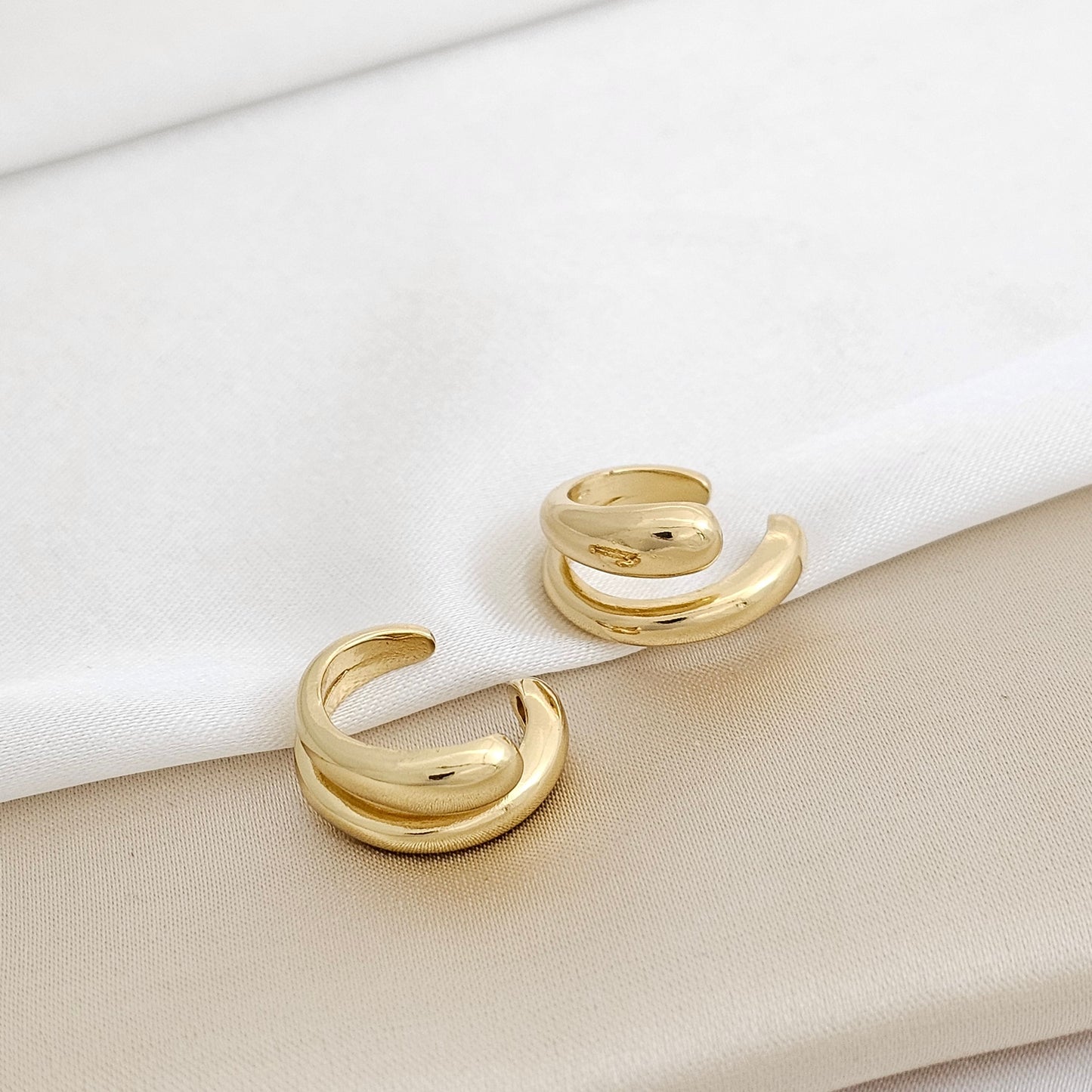 EARCUFF GOTAS LISO DORADO RF K3194