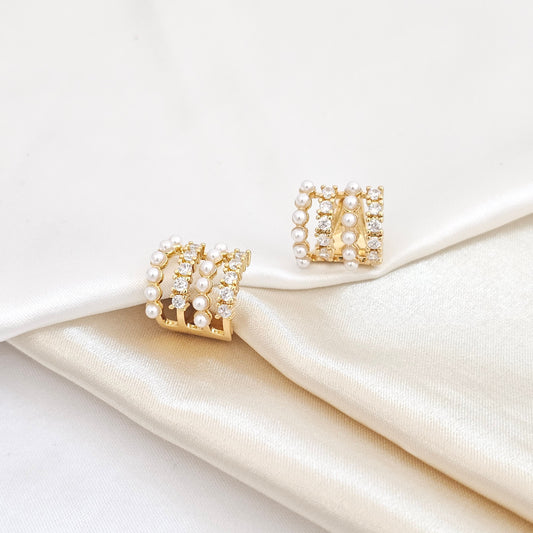 EARCUFF PERLAS CON CIRCONES CUATRO LINEAS DORADO RF K4802