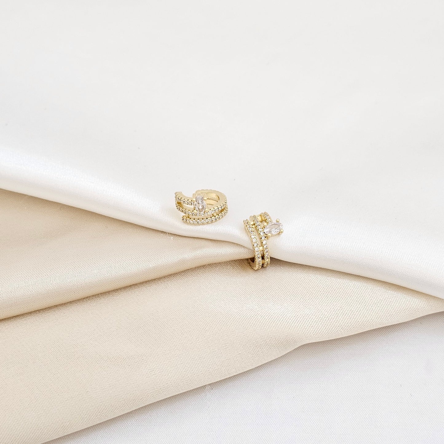 EARCUFF CRYSTAL CON CIRCONES DORADO RF K6123