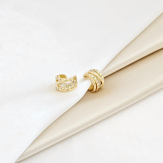EARCUFF LINEAS ENTRELAZADO CON CIRCONES DORADO RF K6166