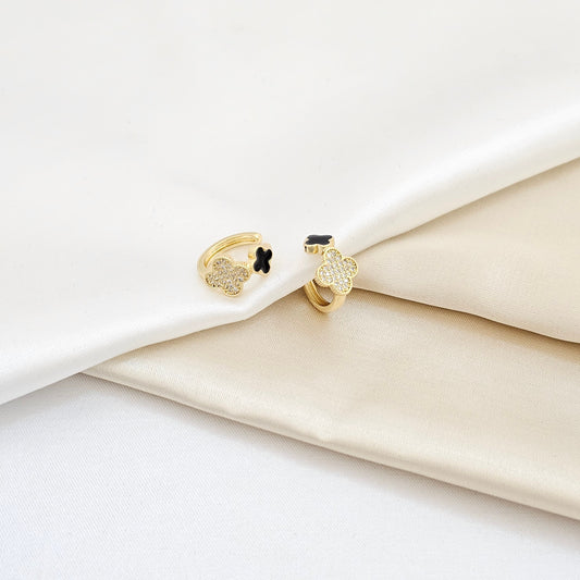 EARCUFF DOBLE TREBOL DORADO Y NEGRO RF K6258