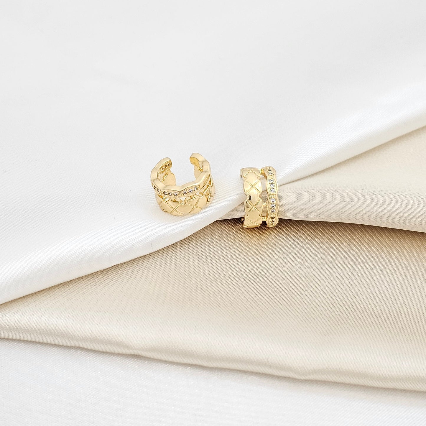 EARCUFF PEQUEÑO DOBLE CON CIRCONES DORADO RF K6333