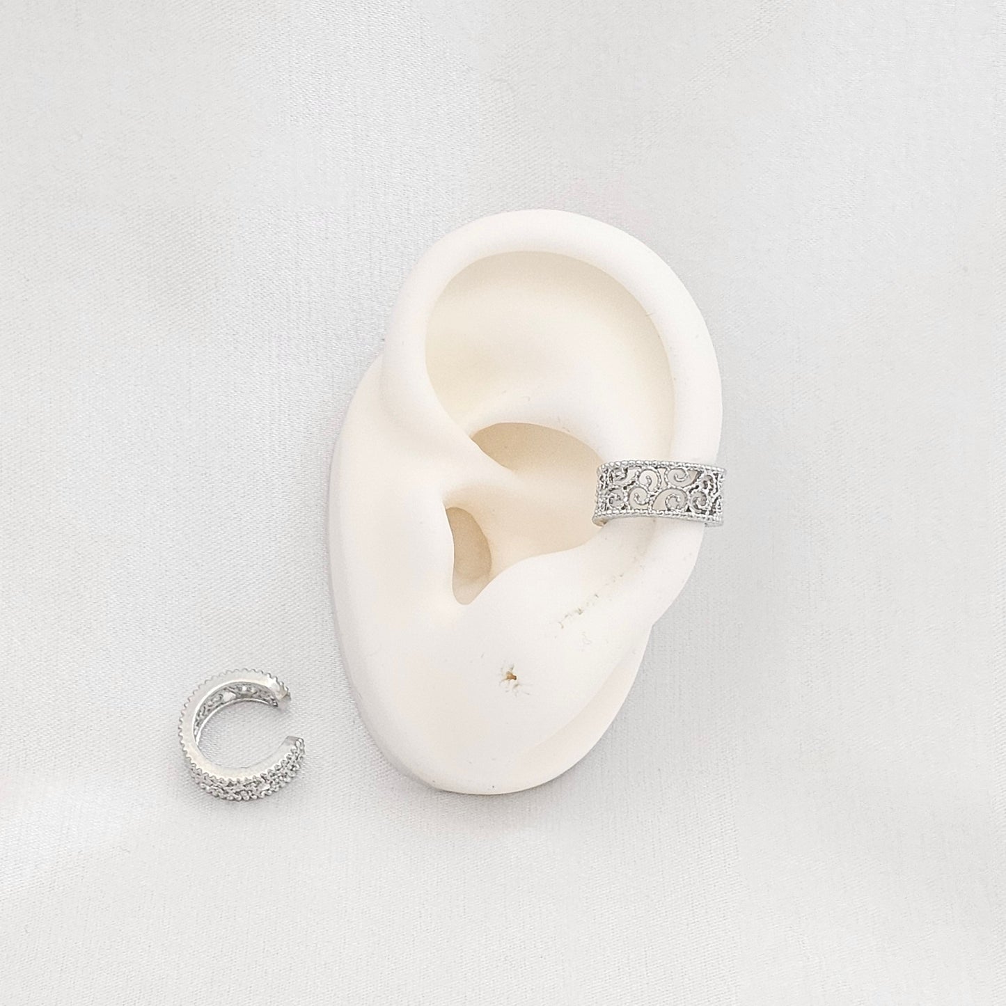 EARCUFF PEQUEÑO CON DESTELLOS PLATEADO RF K6866
