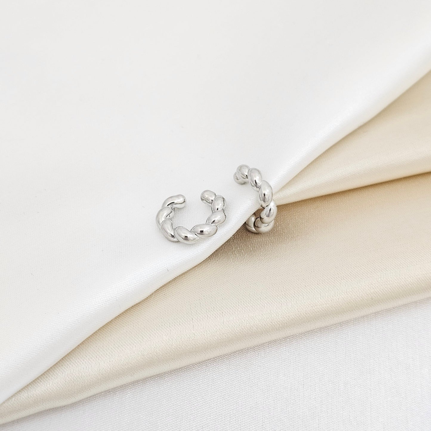 EARCUFF MEDIANO TRENZAS GRUESAS PLATEADO RF K6874