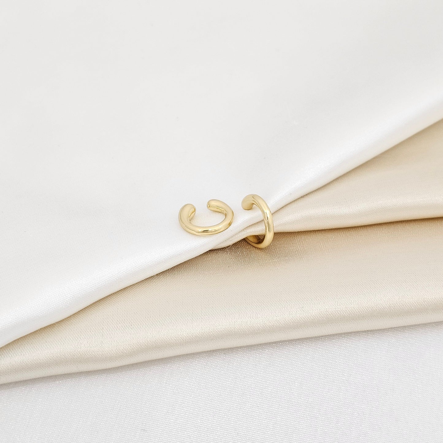 EARCUFF LISO PEQUEÑO DORADO RF K6892