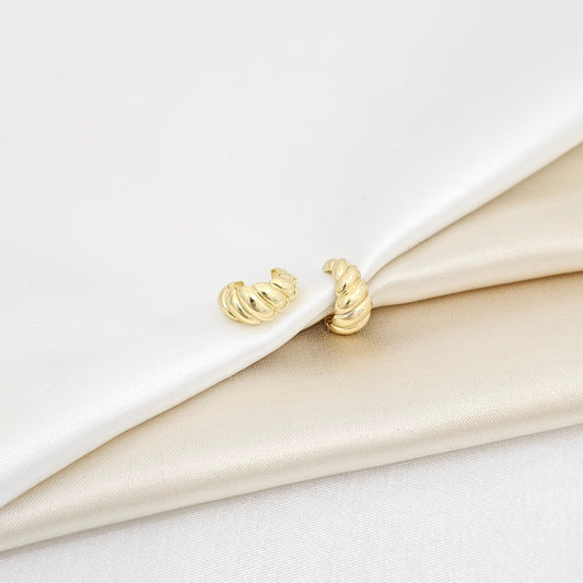 EARCUFF PEQUEÑO LAZO GRUESO DORADO RF K6898