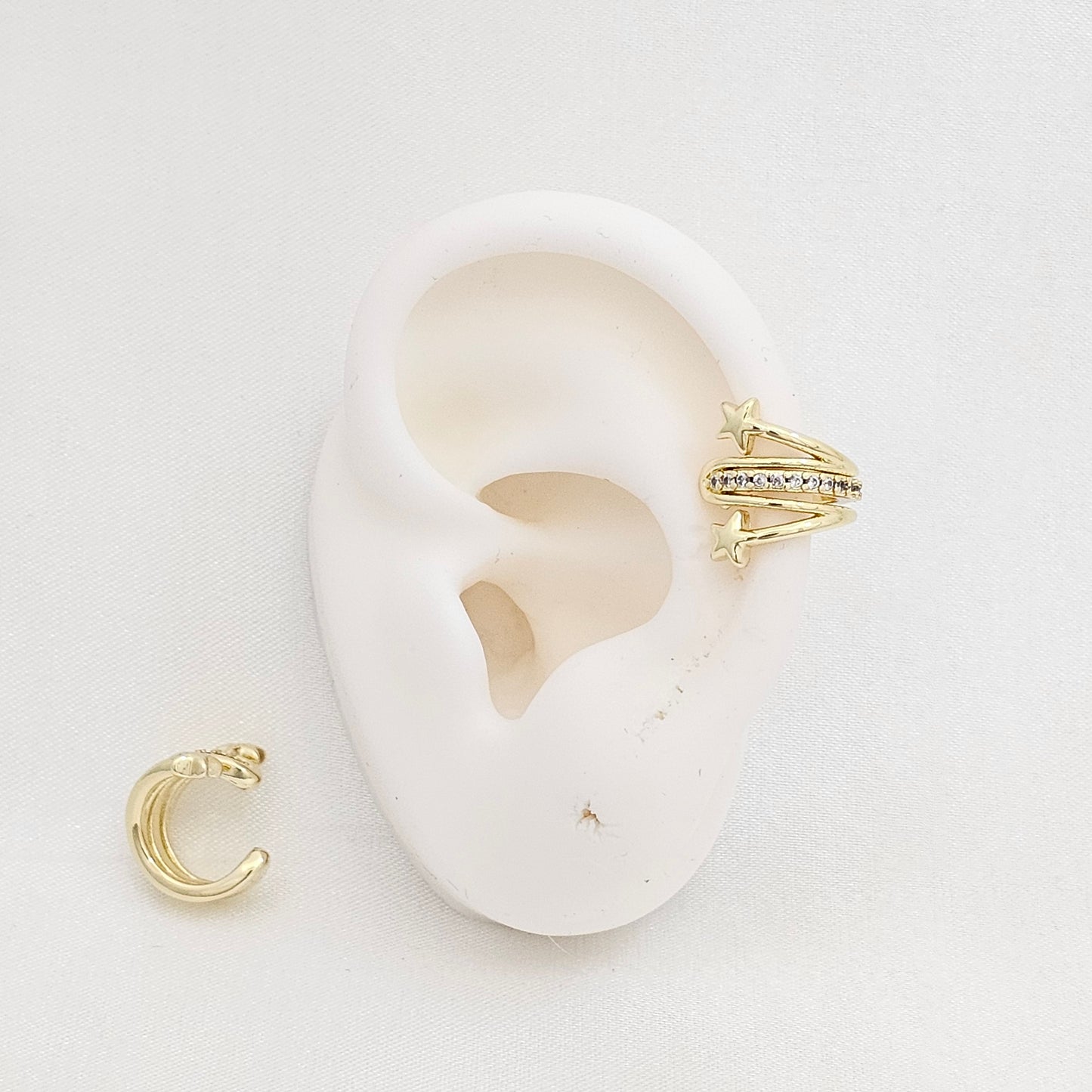 EARCUFF DOBLE ESTRELLAS Y LINEAS CIRCONES DORADO RF K7008