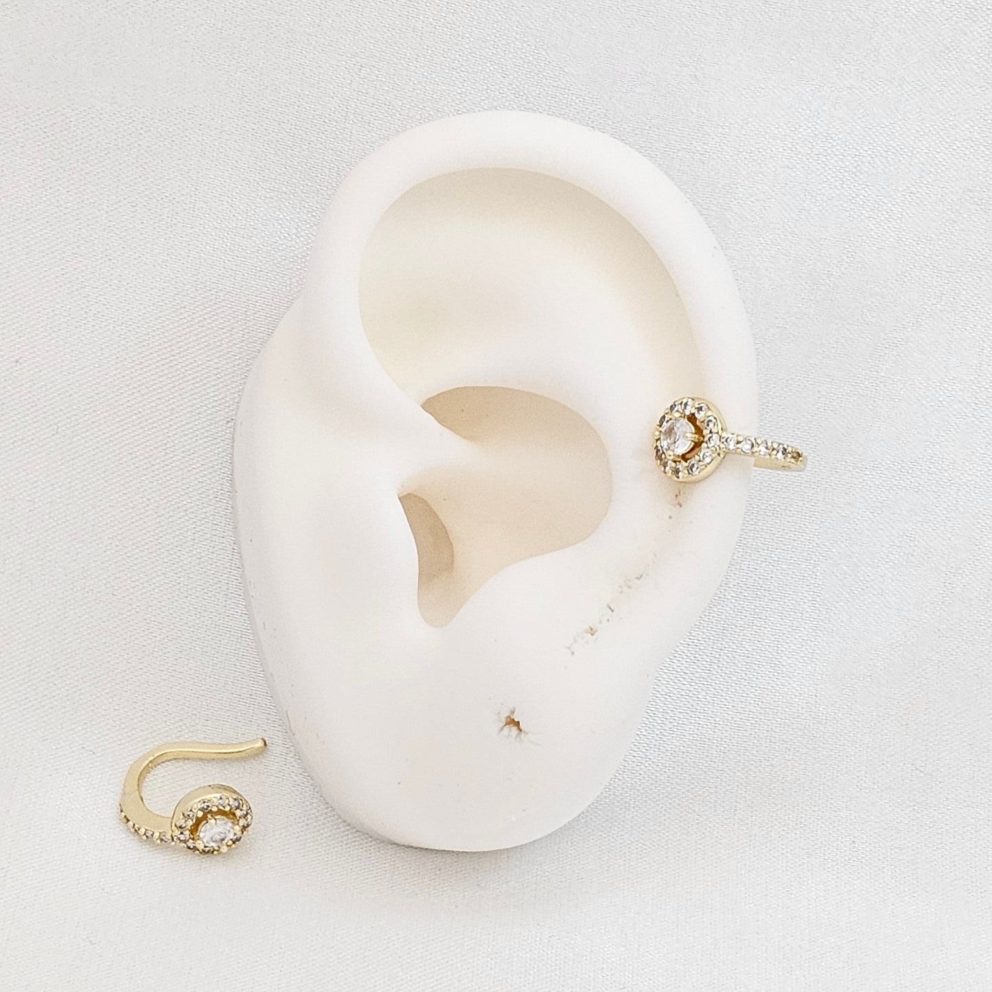 EARCUFF MINI ARO CON CIRCONES DORADO RF K7192