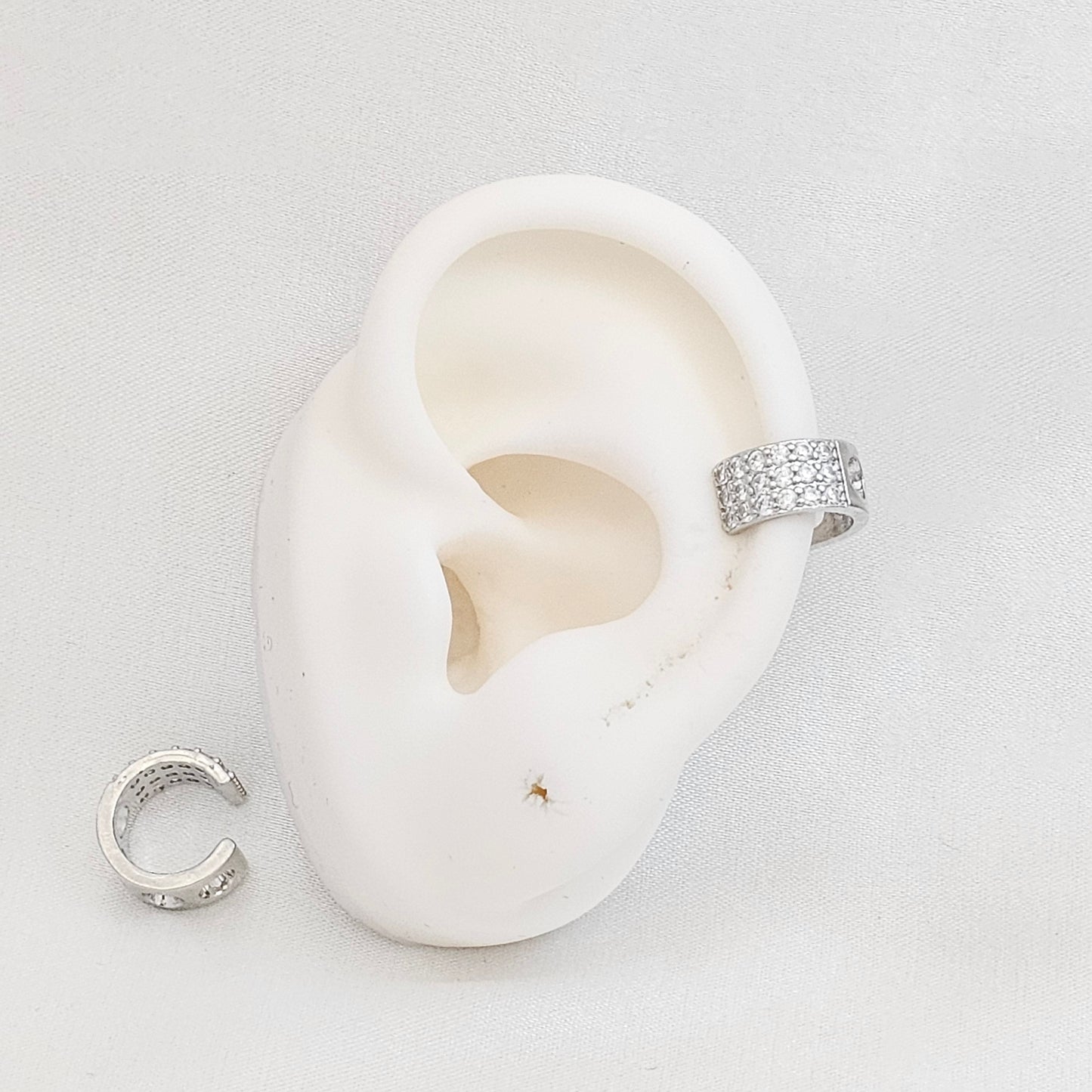 EARCUFF CUATRO CIRCULOS CON CIRCONES PLATEADO RF K7199
