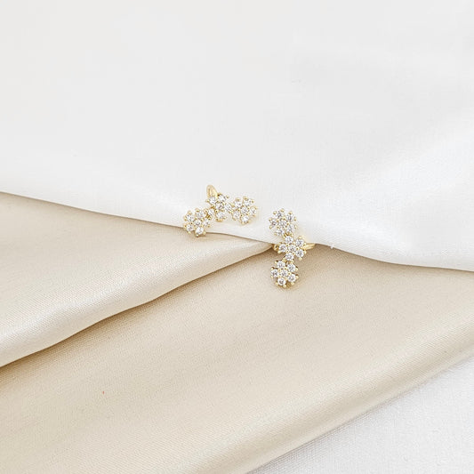 EARCUFF TRES FLORES DORADO CON CIRCONES RF K7208