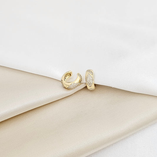 EARCUFF LISO DORADO CON ROMBOS Y CIRCONES RF K7220