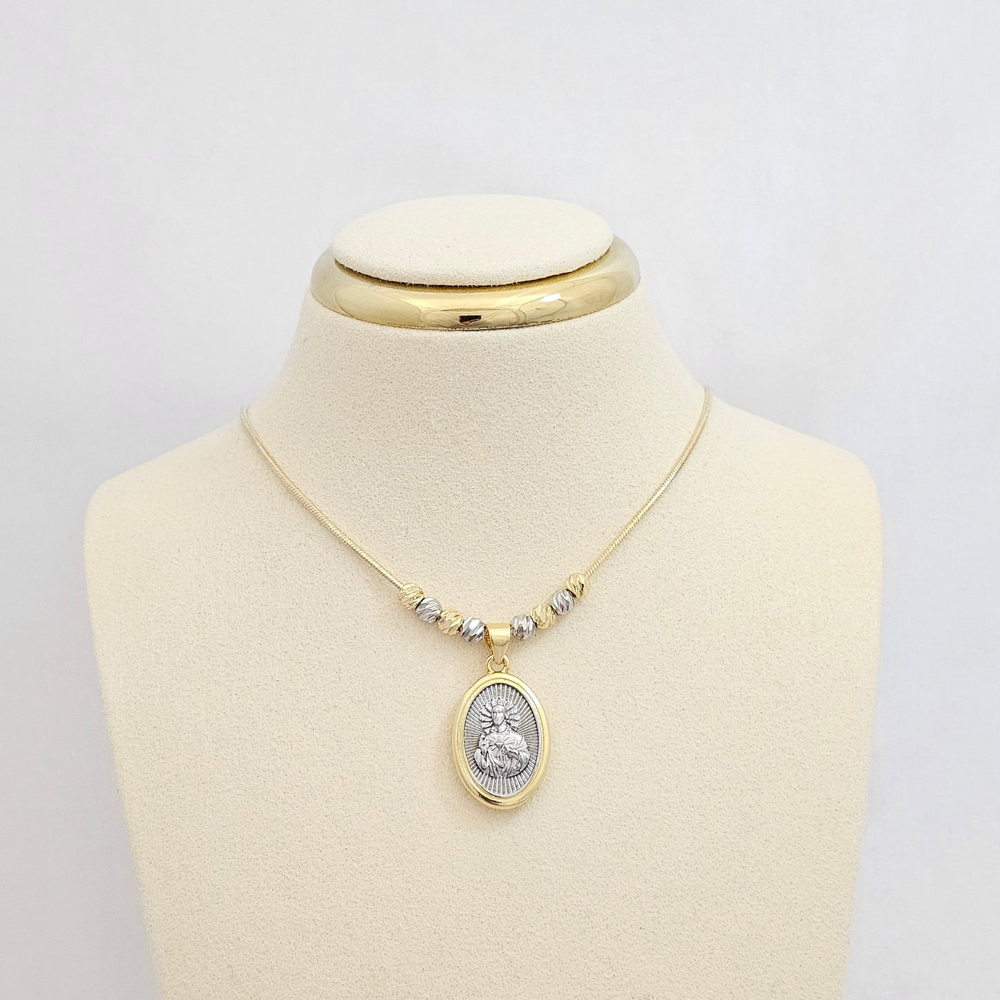 CADENA COLA RATON DORADO DIJE JESUS PLATEADO RF K6933