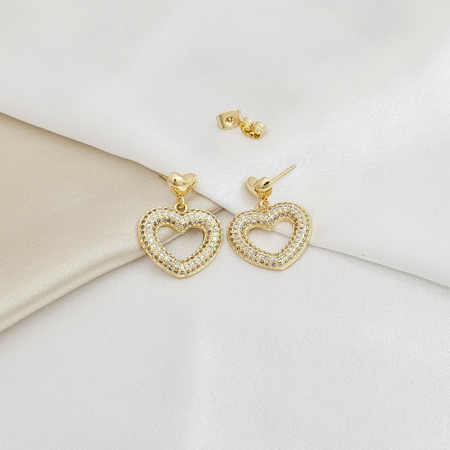 TOPO DOBLE CORAZON LISO Y CON CIRCONES DORADO RF K5529