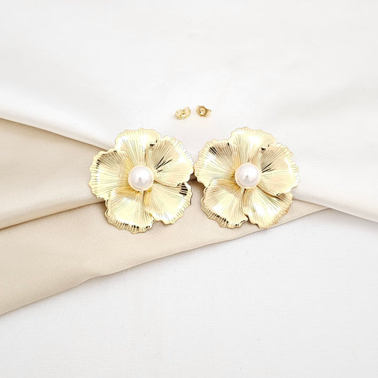 TOPO FLOR CON LINEAS Y PERLA DORADO RF K6097