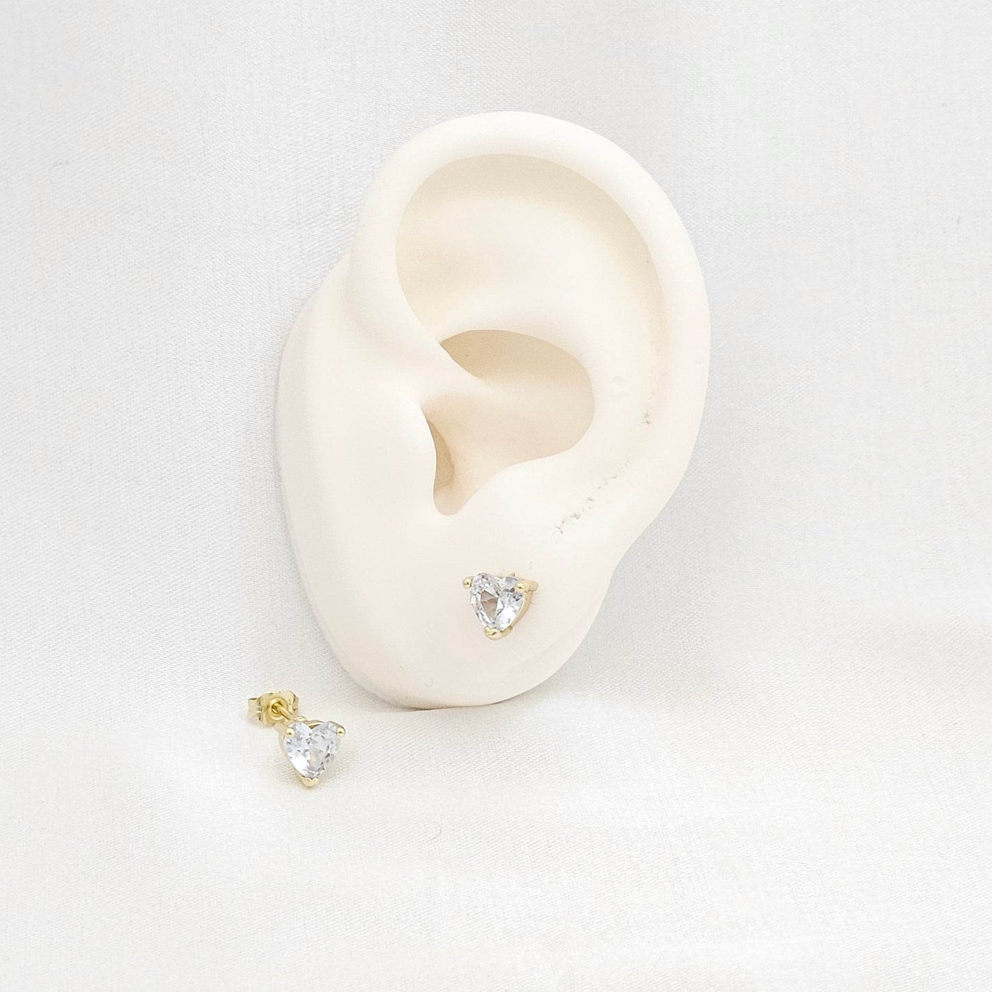 TOPO MINI CIRCON DE CORAZON DORADO RF K6608