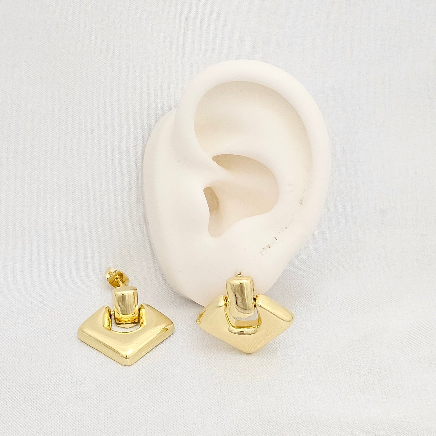 TOPO FIGURA LISA DORADO RF K6766