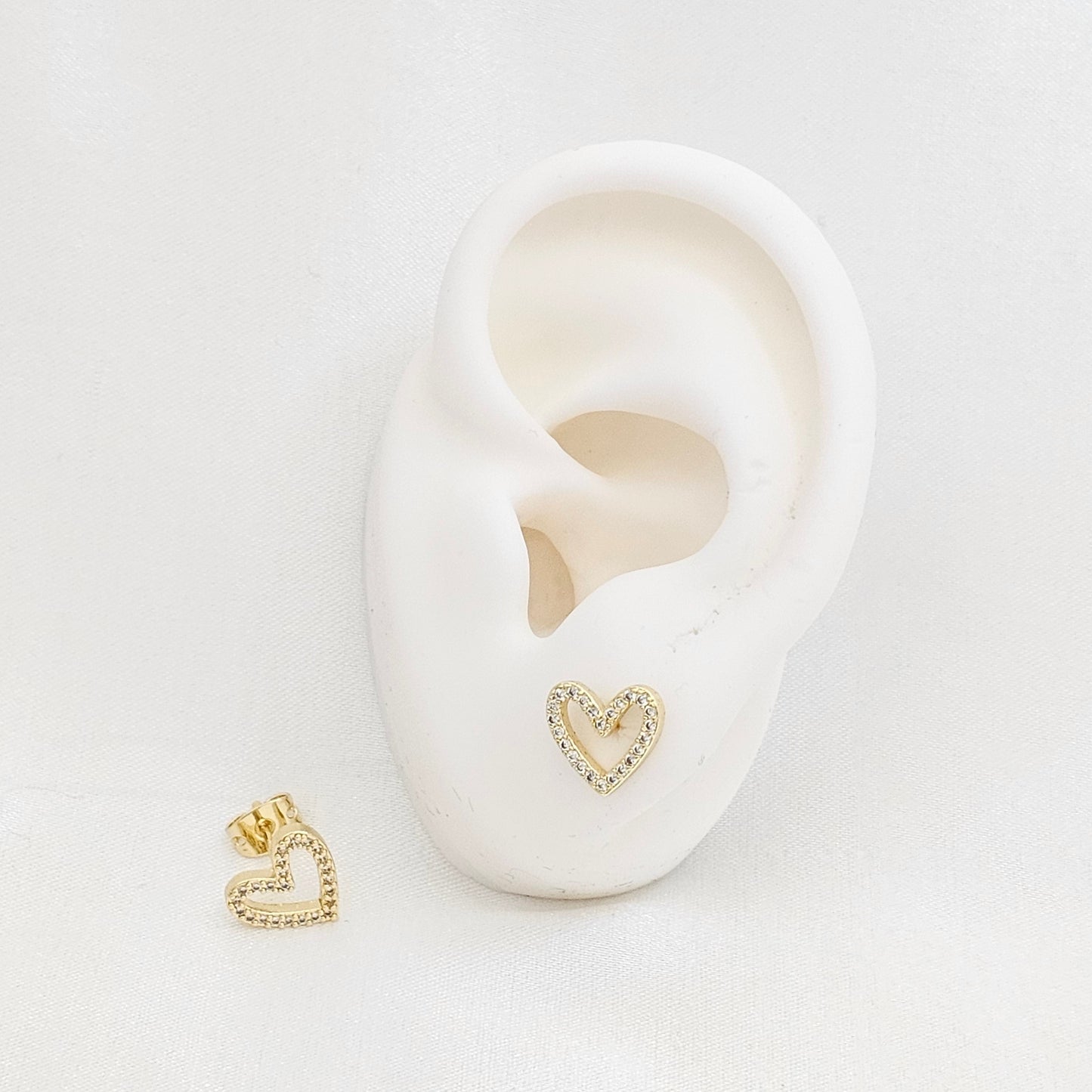 TOPO CORAZON PEQUEÑO DORADO CIRCONES CRISTAL RF K7013