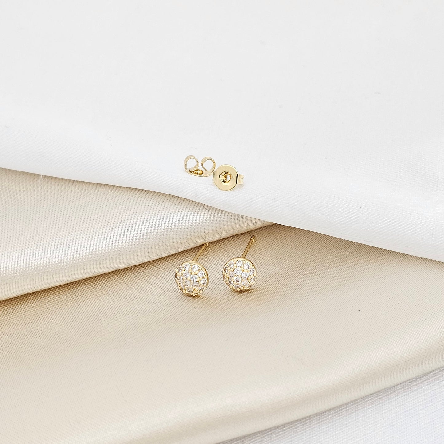 TOPO MEDIA BOLA 6MM CON CIRCONES DORADO RF K7265