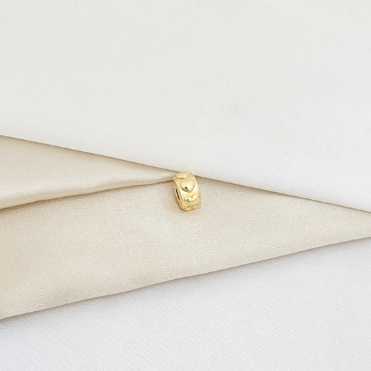 CHARM LISO CON CORAZONES EN ILERA DORADO RF K5957