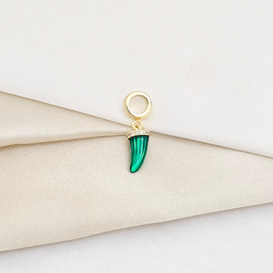 CHARM CUERNO VERDE CON CIRCONES RF K5975
