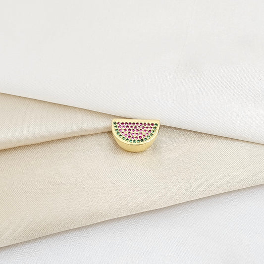 CHARM SANDIA DORADO CON CIRCONES VERDES Y FUCSIA RF K5998