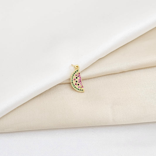 DIJE SANDIA CON CIRCONES VERDES Y FUCSIA DORADO RF K6038