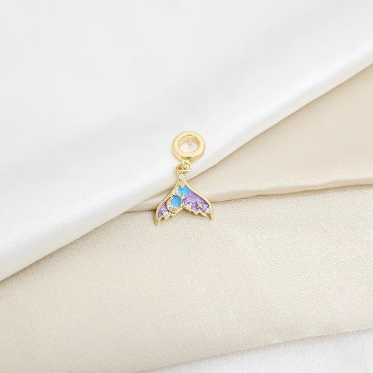 CHARM DORADO COLA DE BALLENA AZUL RF K6413