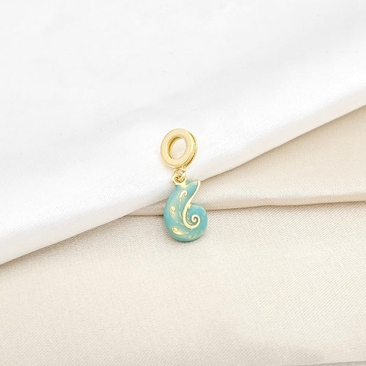 CHARM DORADO CARACOL AZUL RF K6427